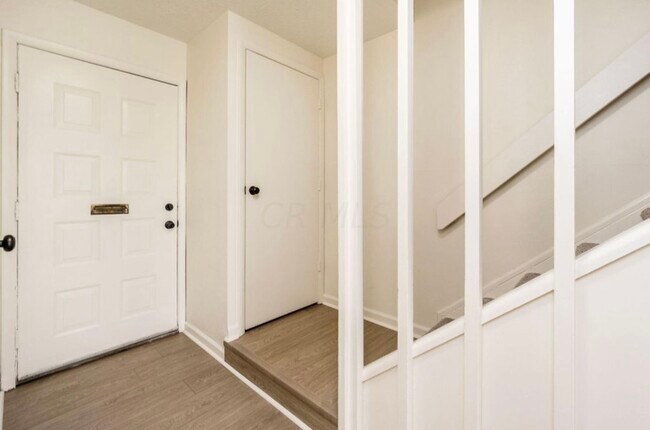 Building Photo - 29 King Arthur Ct