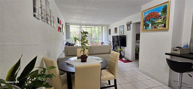 Foto del edificio - 816 NW 87th Ave