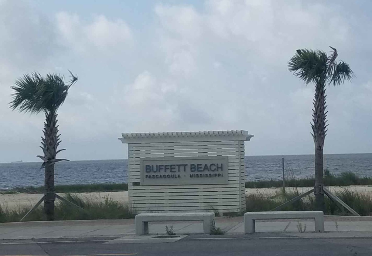 TWO BLOCKS FROM BUFFET BEACH - 1203 Market St