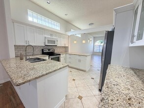 Building Photo - 133 Woodlake Cir