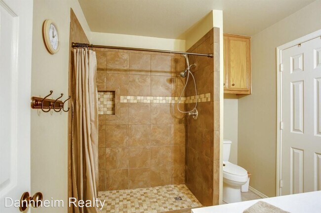 Building Photo - 3 br, 2 bath House - 2702 79th St.