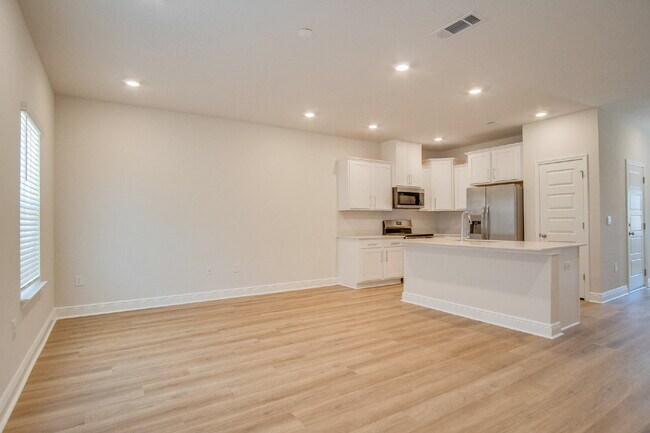 Foto del edificio - Brand New! Stylish 3BR/2.5BA Townhome with Modern Finishes, Quartz Kitchen, Garage, and Easy Acce...