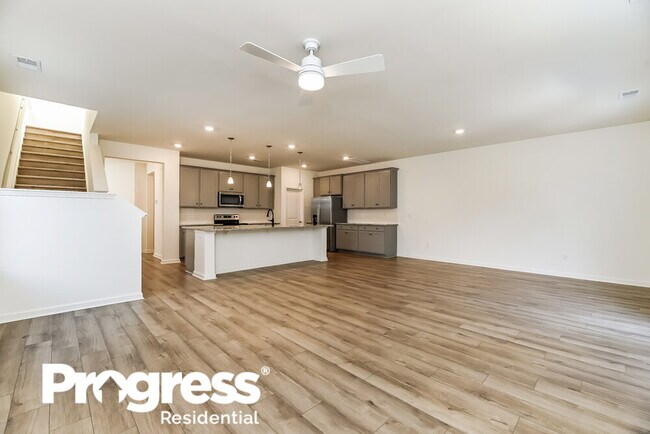 Building Photo - 641 Trotters Ln