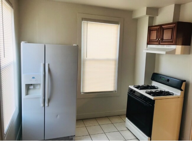 Building Photo - 656 Second St