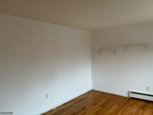 Building Photo - 6 Colonial Dr