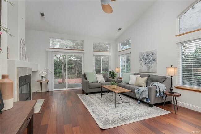 Foto del edificio - 7 Heartwood Ct