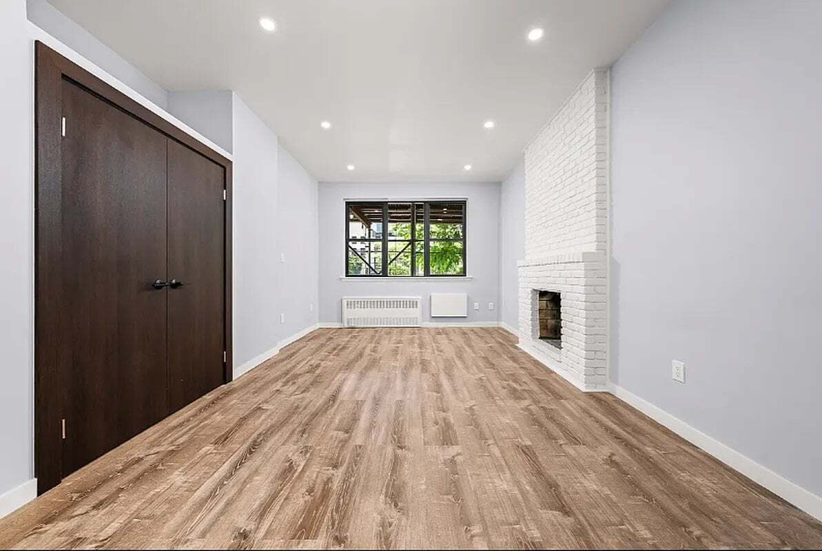 Building Photo - 453 W 48th St