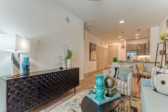 Foto del edificio - 1301 Parker Ln