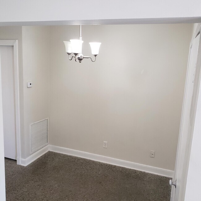 Building Photo - 3637 S Olive Ave
