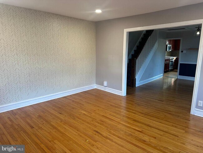 Foto del edificio - 204 Rosemary Ave