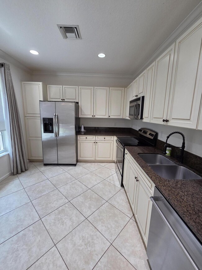 Building Photo - 4365 Colony View Dr