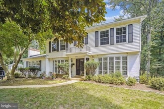 Building Photo - 8501 Canterbury Dr