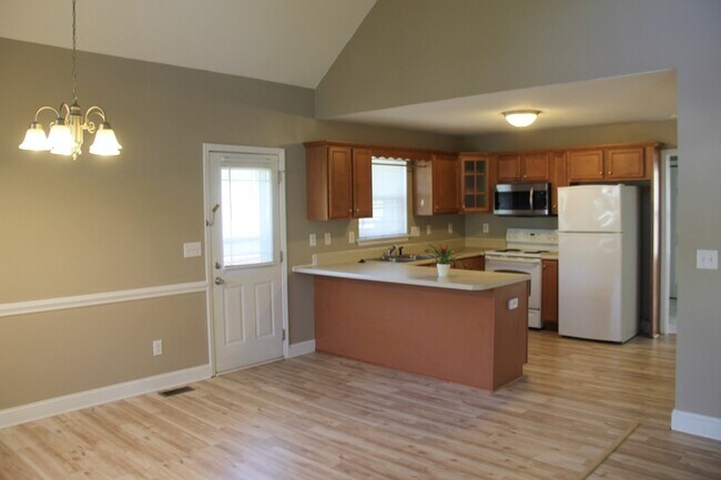 Building Photo - 515 Finley St