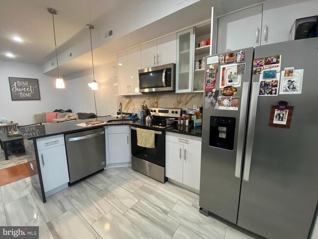 Building Photo - 634 N 13th St