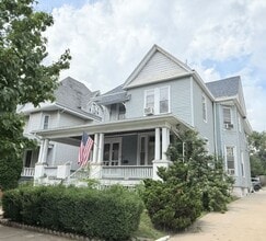 Building Photo - 316 E Locust St