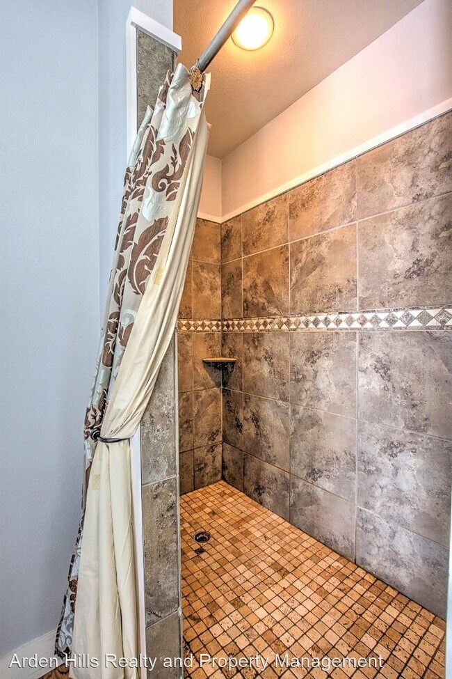 Building Photo - 3 br, 2 bath House - 482 Pleasant View Drive