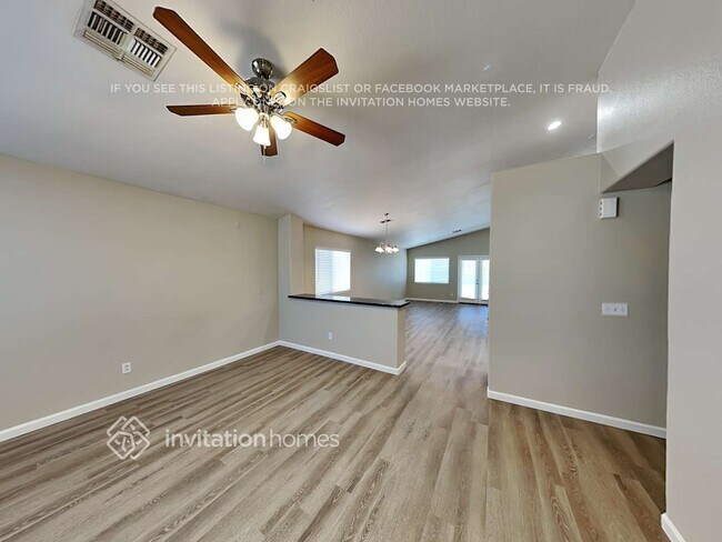 Building Photo - 519 N Adelle