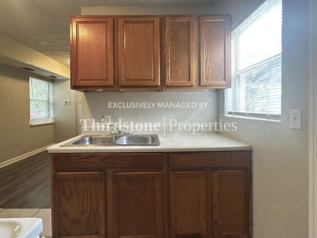 Foto del edificio - 1861 Bisbee St