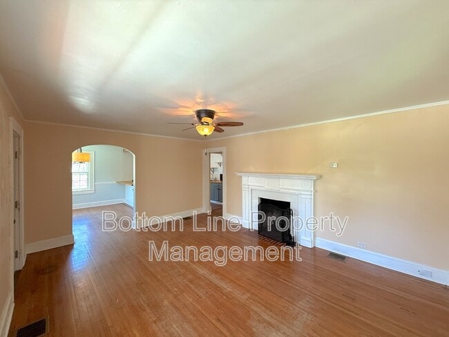 Building Photo - 607 Gaston Ave Ext