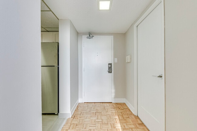 Building Photo - Premier Court Apartments