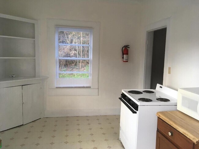 Building Photo - 1847 Devine St