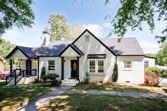 Building Photo - 409 S Dogwood Ave