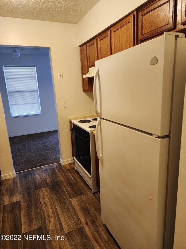 Building Photo - 473 Bentwood Ln