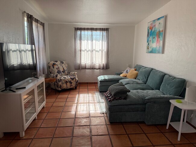 Foto del edificio - 2825 E 21st St