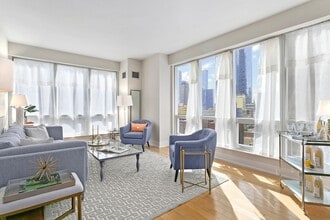 Building Photo - 350 W 42nd St
