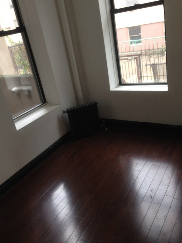 Building Photo - 89 E 116th St