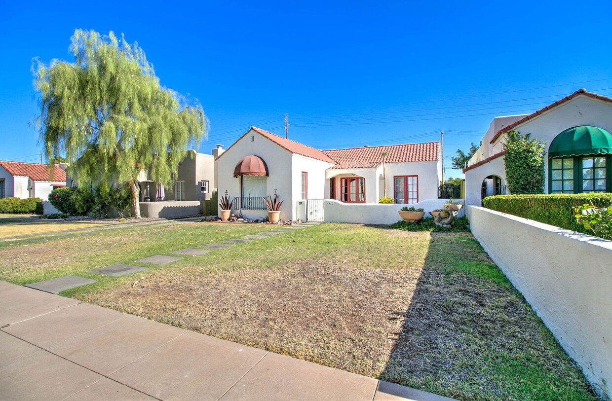 Foto principal - 1310 W Lynwood St