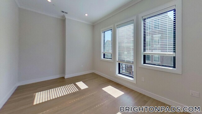 Foto del edificio - 36 Colborne Rd