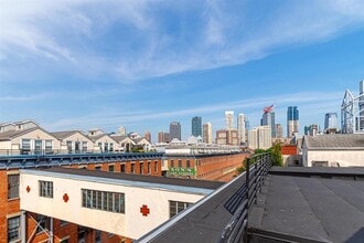 Building Photo - 187 Wayne St