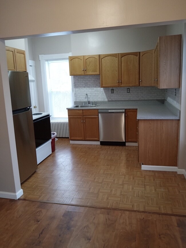 Building Photo - 1261 Bloomer Rd