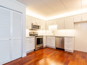 Building Photo - 28 Lee St