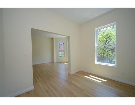 Foto del edificio - 208 Newbury St