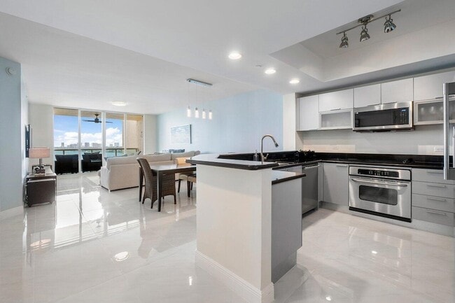 Photo - 2650 Lake Shore Dr Apartment