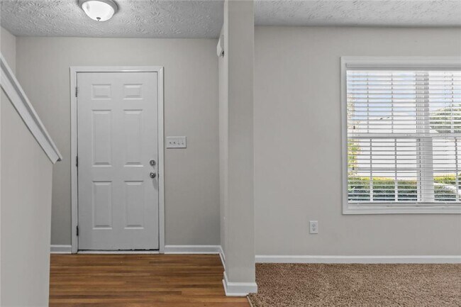 Foto del edificio - 1483 Little Creek Dr