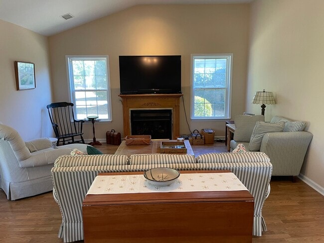Foto del edificio - Fully Furnished House In Sandpiper Bay-
