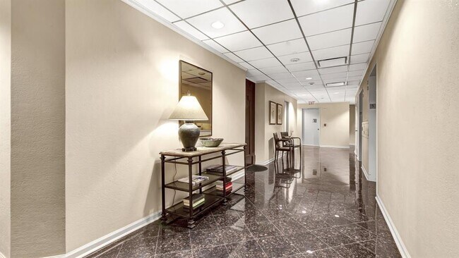 Foto del edificio - 150 Gessner Rd