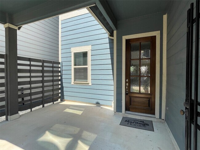 Foto del edificio - 10418 Quiet Courtyard Rd