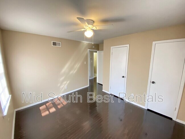 Foto del edificio - 3469 Mark Twain St