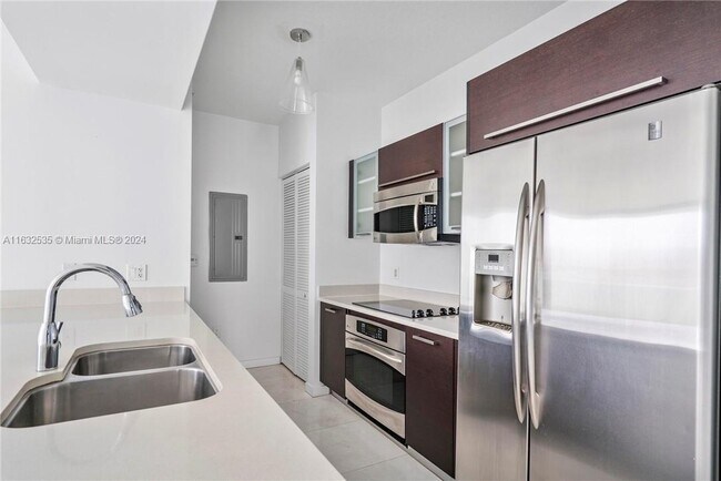 Cocina - 333 NE 24th St