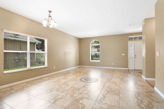Foto del edificio - 10706 Cypress Trail Dr