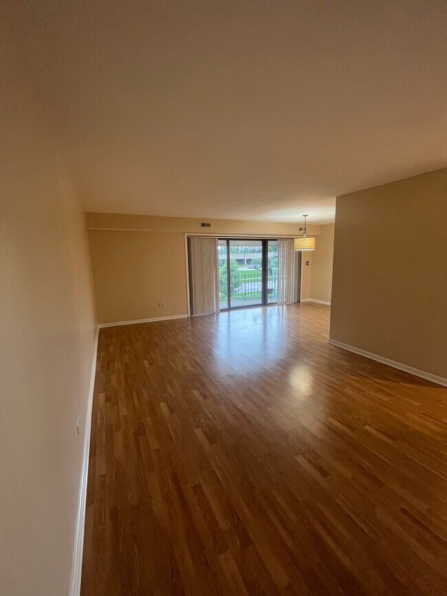 Sala de estar - 15349 West Ave