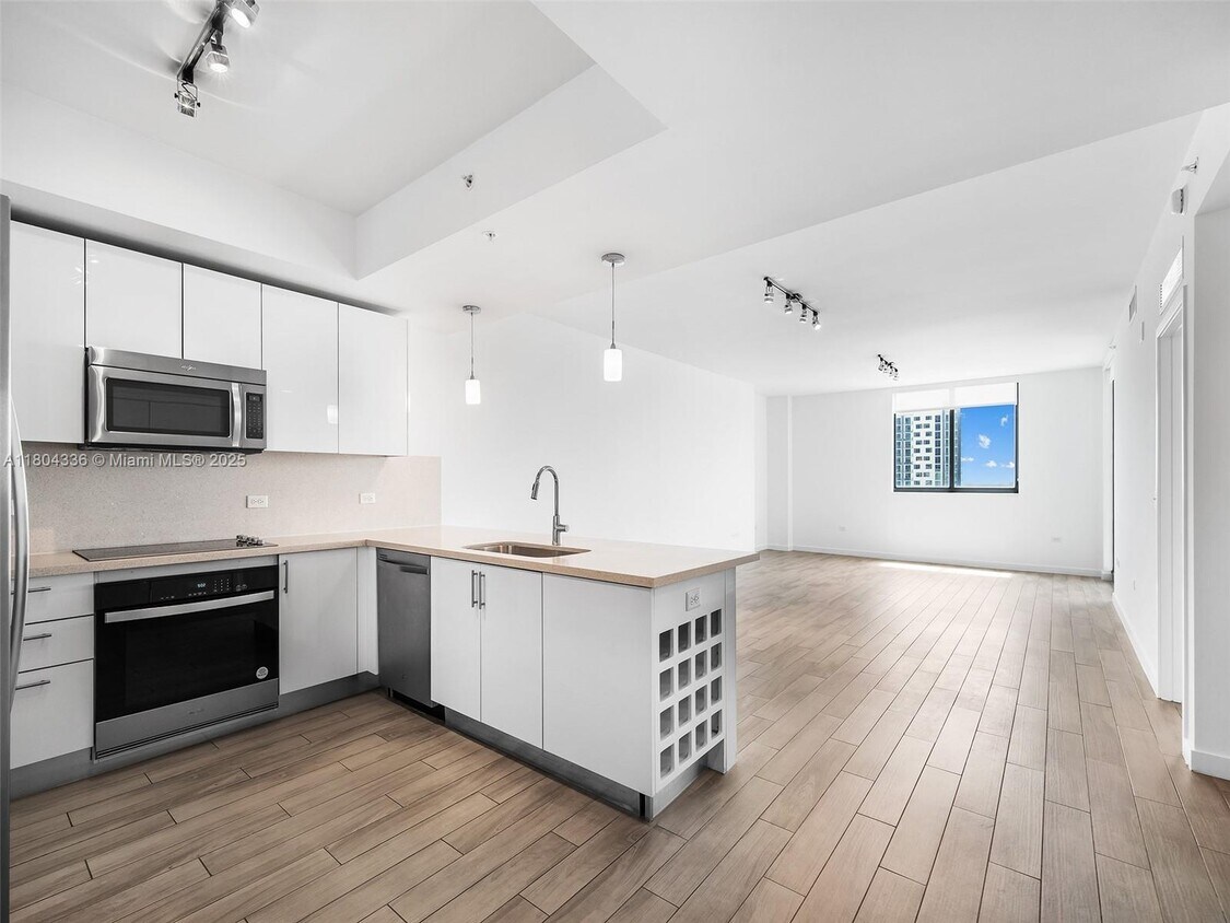 Foto principal - 999 SW 1st Ave
