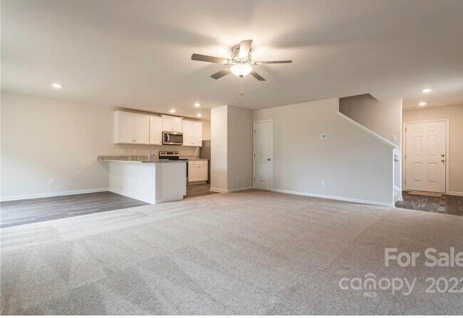 Foto del edificio - 9425 Creedmore Hills Dr