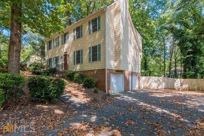 Building Photo - 2340 Buck Dr