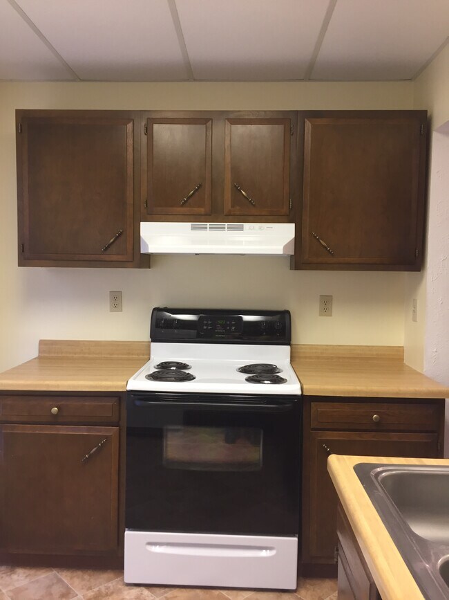 Vista de la cocina 2 - 406 Poplar St