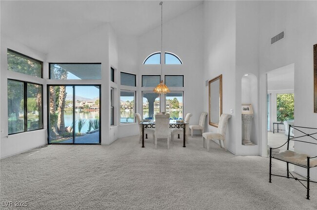 Foto del edificio - 8744 Captains Pl